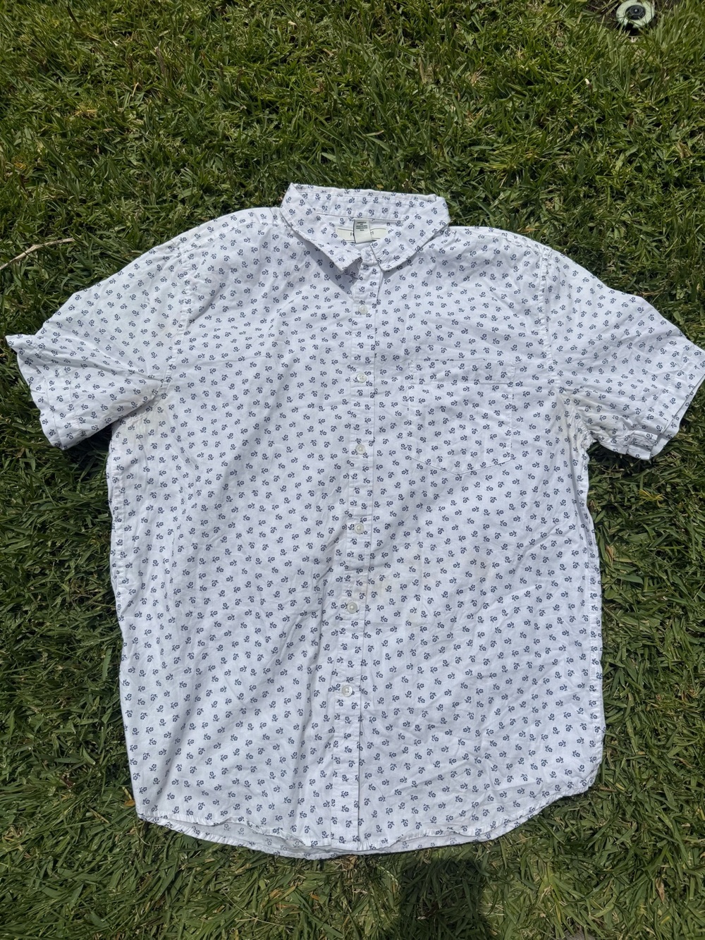 Men’s Forever 21 White Collared Button Down Short Sleeve Shirt Size XL